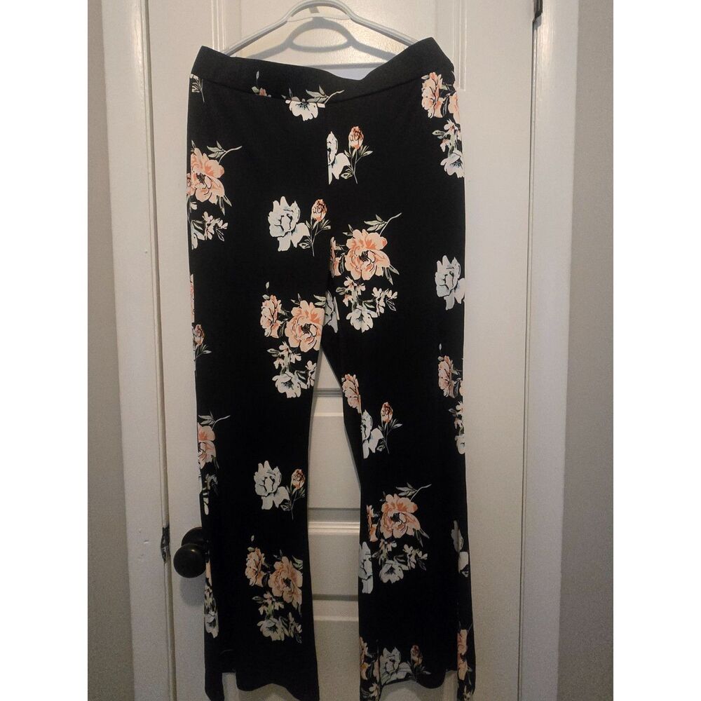 Black Floral Bootcut Pants by Shein size 0XL